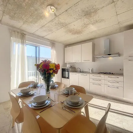 Dome Apartment *